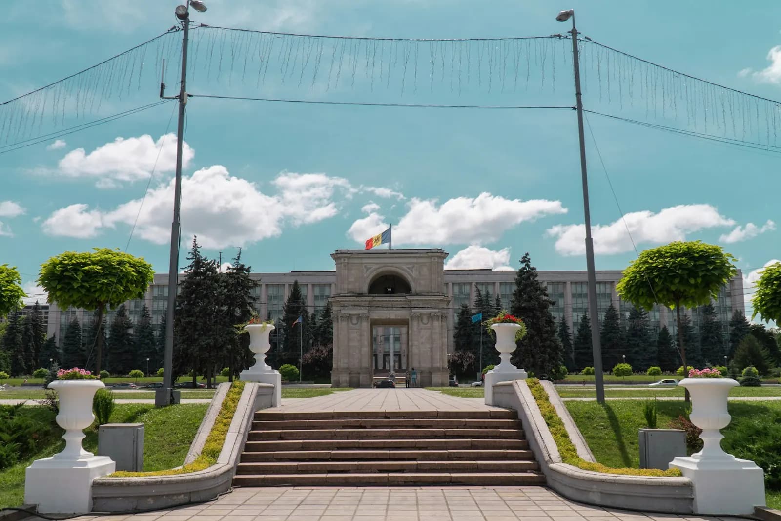 Kişinev'de Zafer Takı ve çevresindeki park